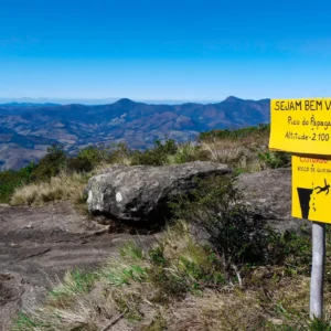 pico-papagaio-2100m-altitude